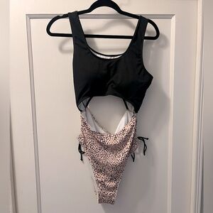 SHEIN one piece size 1XL cheetah print and black